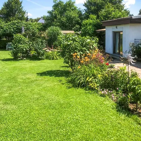 Holiday home Komfortwohnung City/messe 25 Min Cologne