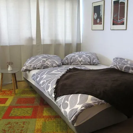 Ferienhaus Komfortwohnung City/messe 25 Min *